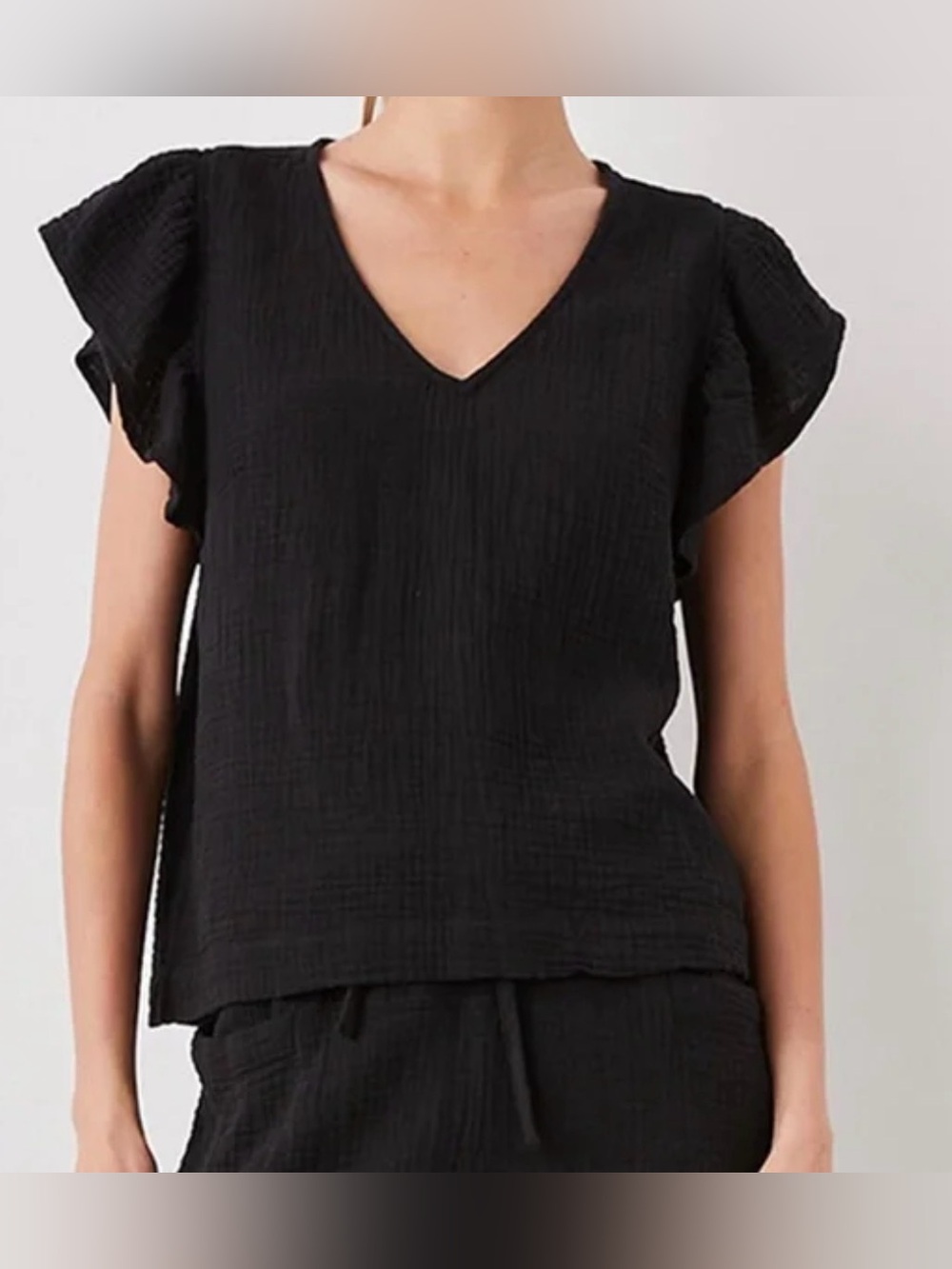 NWT’s Rails Women's Black V-Neck Ruffle Sleeve Top